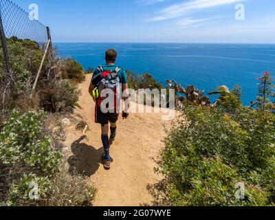 Wanderurlaub entlang der spanischen Costa Brava Küstenstraße, auch bekannt als GR92 Cami de Ronda, in der Nähe von Tossa de Mar Stockfoto