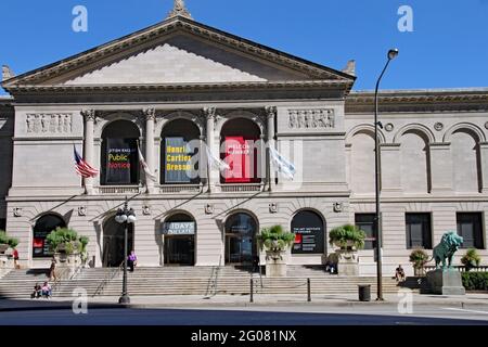 Chicago, USA - 13. September 2010: Vor dem Art Institute of Chicago mit Stufen zur Michigan Avenue Stockfoto