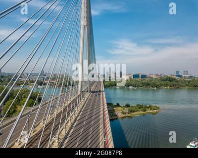 Neueste 'Most na Adi' - buchstäblich Brücke über Ada / Flussinsel in Belgrad, Serbien; Brücke verbindet das europäische Festland mit dem Balkan über den Fluss Stockfoto