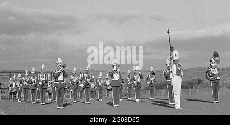 Cheyney State College Marching Band auf Cheneys Fußballfeld. Cheyney, Pennsylvania. Herbst 1969 Stockfoto