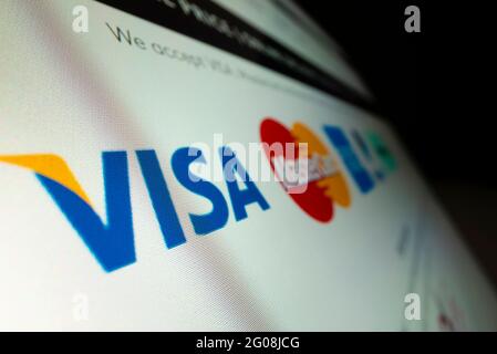 Nahaufnahme des Visa-Logos auf der Online-Shopping-Website Stockfoto