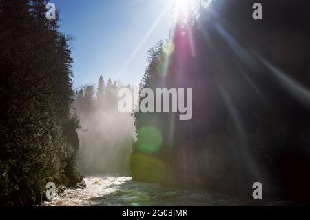 Pigeon River Falls an der Grenze zwischen Minnesota und Ontario Stockfoto