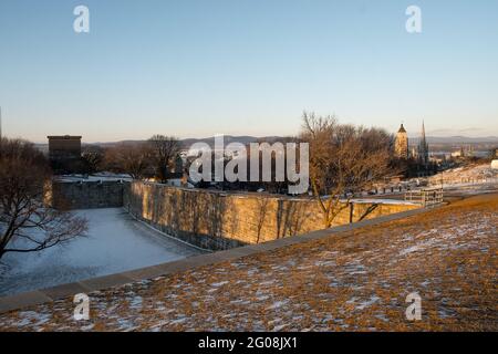 Schnee in La Citadelle, der historischen Festungsanlage rund um die Altstadt von Quebec, Kanada Stockfoto