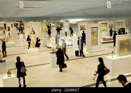 FRANKREICH. PAS-DE-CALAIS. OBJEKTIV. LOUVRE-LENS MUSEUM Stockfoto