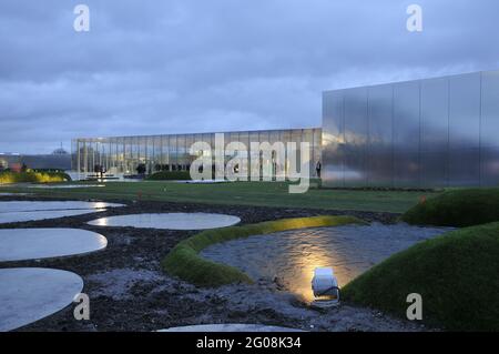 FRANKREICH. PAS-DE-CALAIS. OBJEKTIV. LOUVRE-LENS MUSEUM Stockfoto