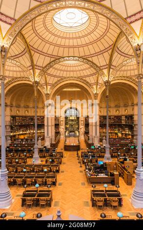 FRANKREICH. PARIS (2. BEZIRK). NATIONALE BIBLIOTHEK FRANKREICHS (BNF). SITE RICHELIEU. SALLE LABROUSTE (2016, RÄUME RENOVIERT VON VIRGINIE BREGAL UND BRUNO G. Stockfoto