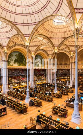 FRANKREICH. PARIS (2. BEZIRK). NATIONALE BIBLIOTHEK FRANKREICHS (BNF). SITE RICHELIEU. SALLE LABROUSTE (2016, RÄUME RENOVIERT VON VIRGINIE BREGAL UND BRUNO G. Stockfoto