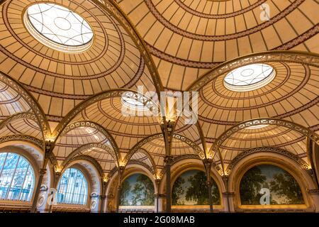 FRANKREICH. PARIS (2. BEZIRK). NATIONALE BIBLIOTHEK FRANKREICHS (BNF). SITE RICHELIEU. SALLE LABROUSTE (2016, RÄUME RENOVIERT VON VIRGINIE BREGAL UND BRUNO G. Stockfoto