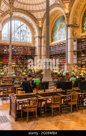 FRANKREICH. PARIS (2. BEZIRK). NATIONALE BIBLIOTHEK FRANKREICHS (BNF). SITE RICHELIEU. SALLE LABROUSTE (2016, RÄUME RENOVIERT VON VIRGINIE BREGAL UND BRUNO G. Stockfoto