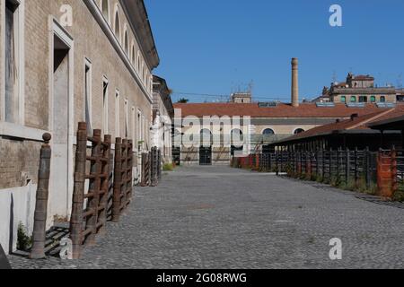 AUSSENANSICHT EINES PAVILLONS DES EHEMALIGEN SCHLACHTHOFS, IN DEM TIERE GESCHLACHTET WURDEN Stockfoto