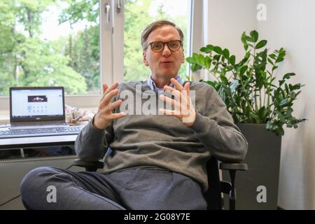 Berlin, Deutschland. Mai 2021. American Football, Saison 2021, elf, Berlin Thunder: Heiko von Glahn, General Manager von Berlin Thunder. (Zu 'The Berlin Thunder are back: High expectations as a Curse') Quelle: Michael Hundt/dpa/Alamy Live News Stockfoto