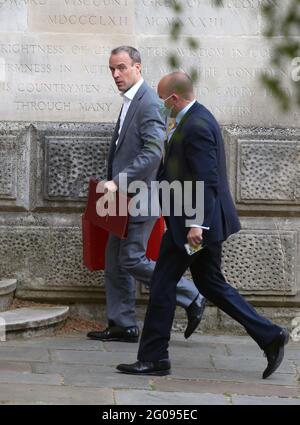 London, England, Großbritannien. Juni 2021. Der britische Außenminister und erste Außenminister, DOMINIC RAAB, wird beim Außenministerium und beim Commonwealth-Amt ankommen. Kredit: Tayfun Salci/ZUMA Wire/Alamy Live Nachrichten Stockfoto