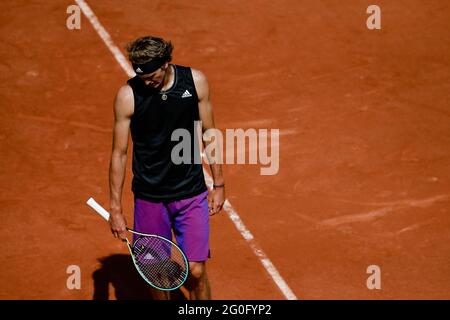 Paris, Frankreich. Juni 2021. Alexander Zverev aus Deutschland ist beim French Open Grand Slam Tennisturnier 2021 in Roland Garros, Paris, Frankreich, im Einsatz. Frank Molter/Alamy Live Nachrichten Stockfoto