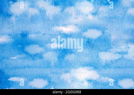 Abstrakte Farbverschmierungen, Aquarellfüllung oder Hintergrund. Meeresbodenstruktur. Handgezeichneter blauer Hintergrund mit weißen Flecken und Streifen Stockfoto