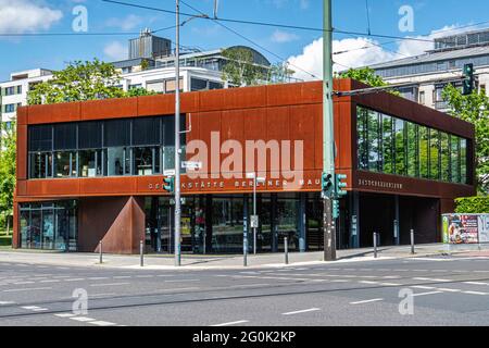 Besucherzentrum der Gedenkstätte Berliner Mauer. Dokumentationszentrum mit Multimedia-Ausstellung, Bernauer Str. 119, Berlin, Deutschland Stockfoto