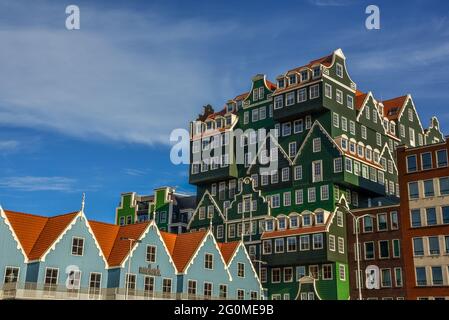Zaandam, Niederlande. Januar 2021. Moderne Architektur in Zaandam, Niederlande. Hochwertige Fotos Stockfoto