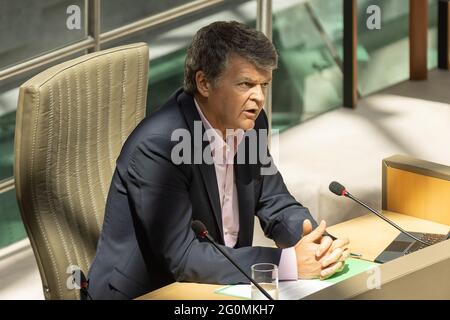 Der flämische Minister für Innenpolitik und Zusammenleben Bart Somers im Bild während einer Plenarsitzung des flämischen Parlaments am Mittwoch in Brüssel Stockfoto