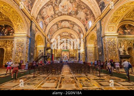 VALLETTA, MALTA - 7. NOVEMBER 2017: Innenraum der St. John's Co-Cathedral in Valletta, Malta Stockfoto