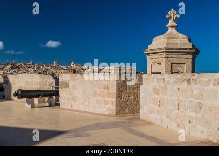 Wallanlage des Fort St. Angelo in der Stadt Birgu, Malta Stockfoto