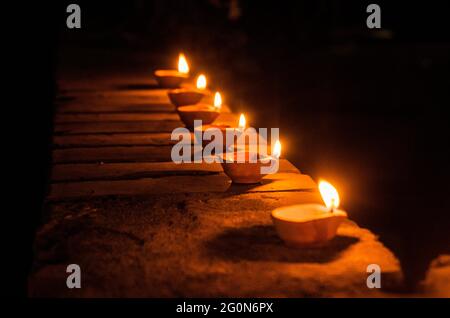 Mehrere Ansichten von Diwali Diyas Stockfoto