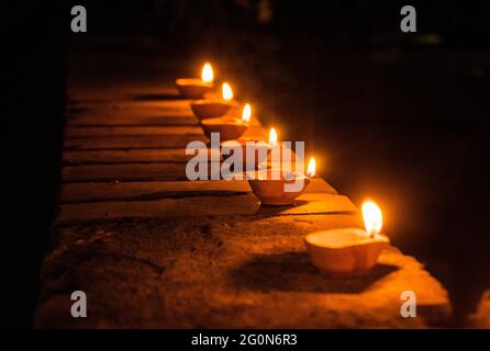 Mehrere Ansichten von Diwali Diyas Stockfoto