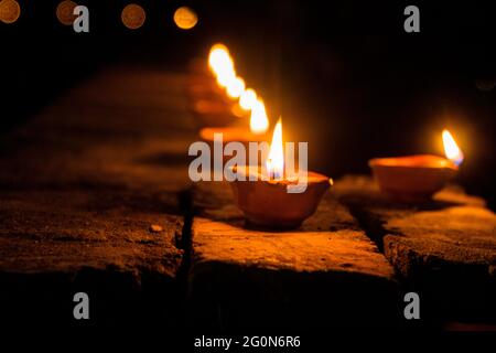 Mehrere Ansichten von Diwali Diyas Stockfoto