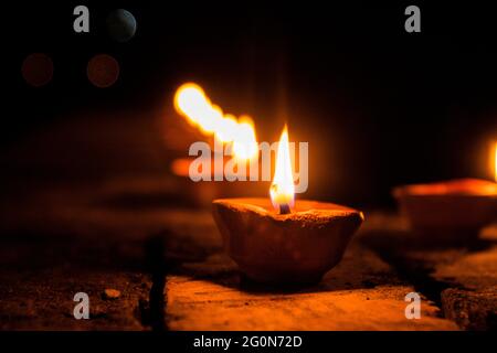 Mehrere Ansichten von Diwali Diyas Stockfoto