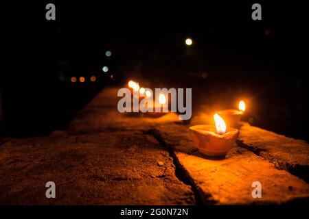 Mehrere Ansichten von Diwali Diyas Stockfoto