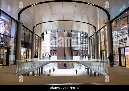 Ansicht von 100 Geschäften in der Liverpool Street Sanierung in der Nähe des Broadgate Circle in der City of London England Großbritannien KATHY DEWITT Stockfoto