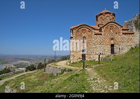 Kirche der Heiligen Dreifaltigkeit in Berat von der Rückseite Stockfoto