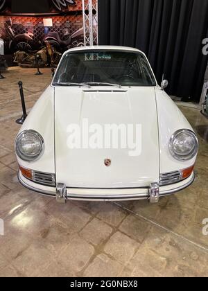 Ausstellung von Porsche 911 aus den 1970er Jahren im San Diego Automotive Museum, Balboa Park, CA Stockfoto