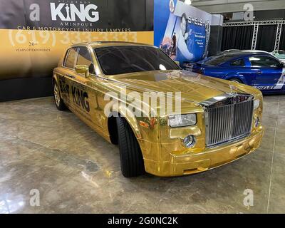 Vergoldete Rolls Royce-Ausstellung im San Diego Automotive Museum, Balboa Park, CA Stockfoto