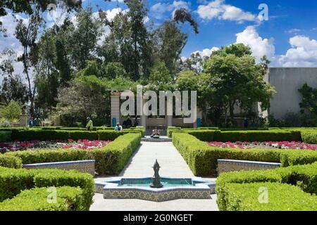 Alcazar Garden – eine formelle Oase im spanischen Stil im Balboa Park, San Diego, CA Stockfoto