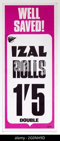 1970er Shop Preisschild für Izal Toilettenpapierrollen Stockfoto