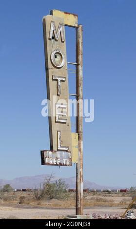 Vintage Motel Schild am Straßenrand der Route 66 Stockfoto