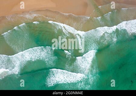 Luftaufnahme des Strandes an der Machir Bay an der Westküste von Islay, Inner Hebrides, Argyll & Bute, Schottland, Großbritannien Stockfoto