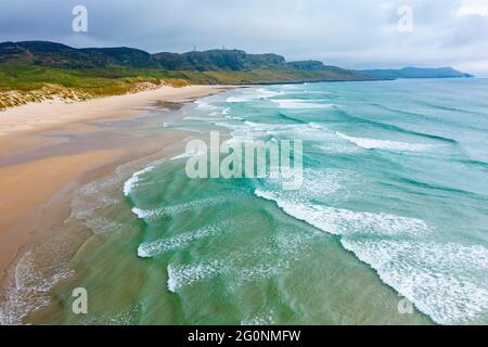 Luftaufnahme des Strandes an der Machir Bay an der Westküste von Islay, Inner Hebrides, Argyll & Bute, Schottland, Großbritannien Stockfoto