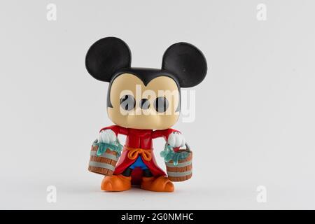 CHESTER, VEREINIGTES KÖNIGREICH - 8. MAI 2021: Mickey Mouse als Apprentice Funko Pop Figur Stockfoto