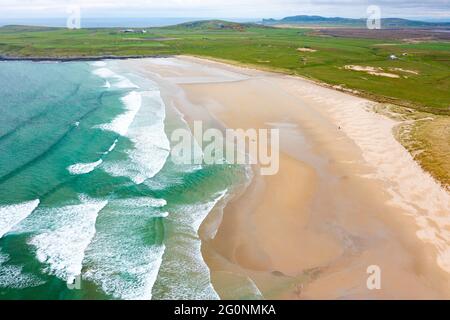 Luftaufnahme des Strandes an der Machir Bay an der Westküste von Islay, Inner Hebrides, Argyll & Bute, Schottland, Großbritannien Stockfoto