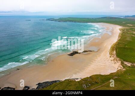 Luftaufnahme des Strandes an der Machir Bay an der Westküste von Islay, Inner Hebrides, Argyll & Bute, Schottland, Großbritannien Stockfoto