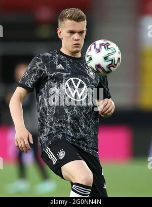 Innsbruck, Österreich. Juni 2021. Fußball: Internationales Spiel, Deutschland - Dänemark im Tivoli-Stadion. Matthias Ginter aus Deutschland erwärmt sich. Quelle: Christian Charisius/dpa/Alamy Live News Stockfoto