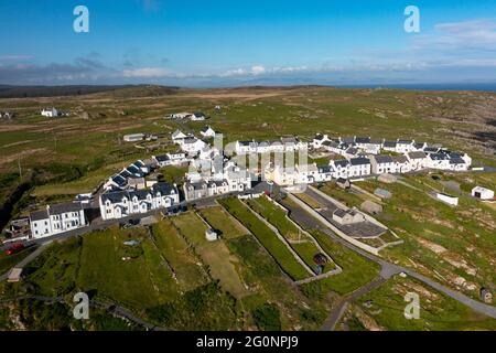 Luftaufnahme des Dorfes Port Wemyss auf Rhinns of Islay auf Islay, Inner Hebrides, Schottland Großbritannien Stockfoto