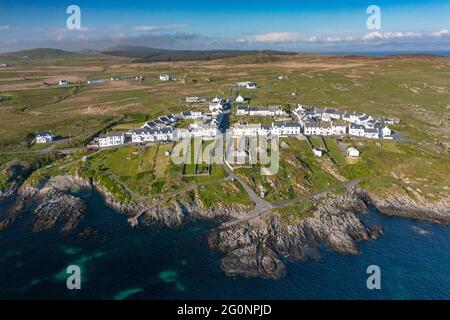 Luftaufnahme des Dorfes Port Wemyss auf Rhinns of Islay auf Islay, Inner Hebrides, Schottland Großbritannien Stockfoto