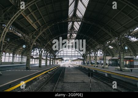 Der älteste Bahnhof in Sankt Petersburg und Russland. Stockfoto