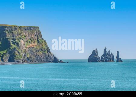 Reynisdrangar Felsen, in der Nähe von Vik, Island Stockfoto