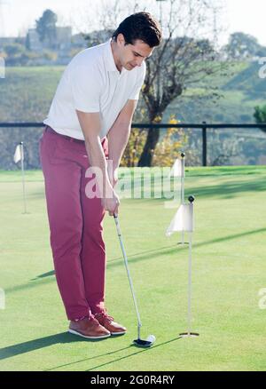 Golfer auf dem Golfplatz Stockfoto