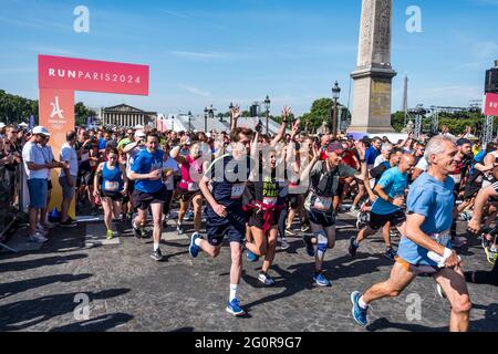 FRANKREICH. PARIS (8. BEZIRK). OLYMPISCHER TAG, CONCORDE PLATZ, 23. JUNI 2019. DIE „RUN PARIS 2024“ Stockfoto