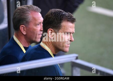 Innsbruck/Tivoli Stadion. Deutschland, 02/06/2021, von rechts: Oliver BIERHOFF (Teamchef GER), Andreas KOEPKE, KOPKE, Torwartcoach (GER), Fußball-Laenderspiel, Freundschaftsspiel, Deutschland (GER) - Daenemark (DEN) 1-1 am 02.06.2021 in Innsbruck/Tivoli Stadion. Stockfoto