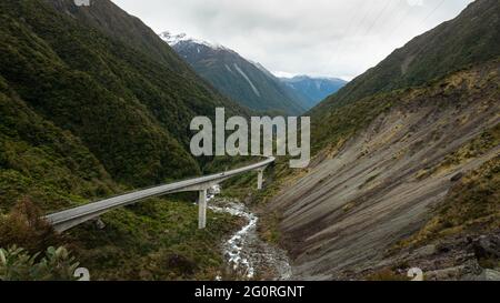 Blick vom Aussichtspunkt Otira Viaduct, Arthur’s Pass National Park, Canterbury, South Island Stockfoto