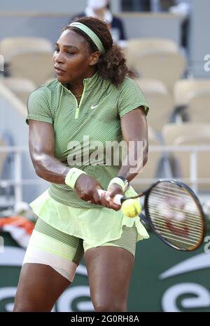 Serena Williams aus den USA während des 4. Tages der French Open 2021, des Grand Slam Tennisturniers am 2. Juni 2021 im Roland-Garros-Stadion in Paris, Frankreich - Foto Jean Catuffe / DPPI / LiveMedia Stockfoto